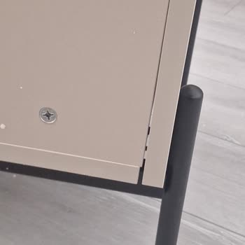 Vivense’de Eksik Ve Kırık Koltuk Parçası, Hatalı Kurulumlu Yemek Odası İçin Acil Çözüm Talebi