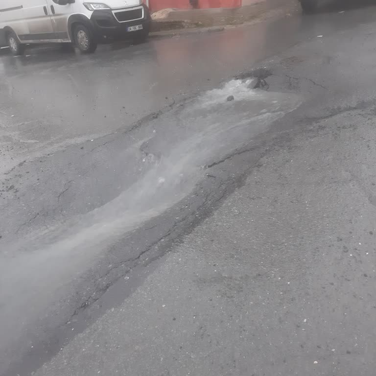 İSKİ'nin Patlak Su Hattı Ve Düşük Basınç Sorunu Acilen Çözülmeli