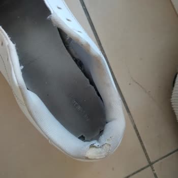 Pull & Bear Ayakkabısının Tabanı Kısa Sürede Parçalandı Ve Müşteri Hizmetleri Yanıt Vermedi