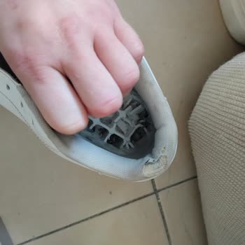 Pull & Bear Ayakkabısının Tabanı Kısa Sürede Parçalandı Ve Müşteri Hizmetleri Yanıt Vermedi