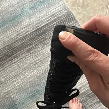 Onlinelostra Ayakkabı Temizliğinde Kalitesiz Hizmet Ve Gecikmeli Teslimat