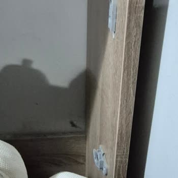 Ayakkabılık Raf Ayakları Ve Kapak Bağlantılarının Kısa Sürede Kırılması