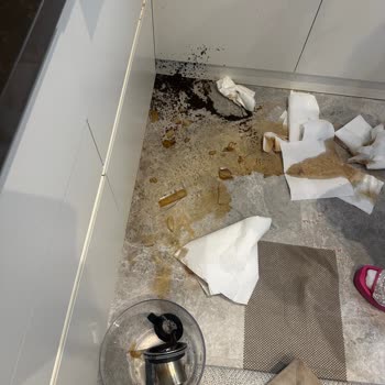 Karaca Cam Demlik Sapı Hiçbir Darbe, Düşme Veya Kullanıcı Hatası Olmadan Aniden Kırıldı