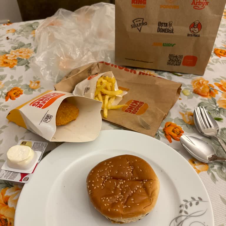 Burger King Siparişinde Gecikme Ve Soğuk Ürün İadesi