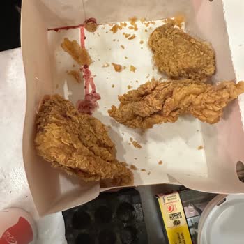 Popeyes Balat Şubesinde Çiğ Ve Kanlı Tavuk İçin Tam İade Talebi