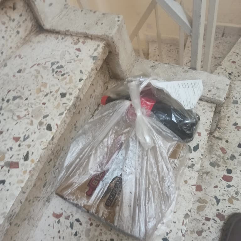 Kuryenin İptal Talebine Rağmen Teslimatı Zorla Yapması Ve Saygısız Davranışı