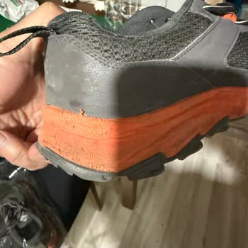 Columbia Ayakkabısında Deformasyon Ve Kopma, Mağaza Üretim Hatası Görmüyor