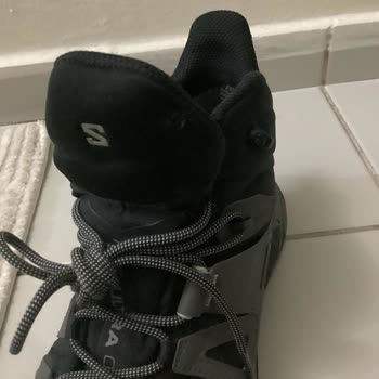 Garanti Süresindeki Botta Yırtılma Ve Bağcık Deformasyonu, Açıklamasız Geri Gönderildi