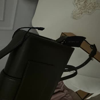 Beymen'den Gelen Çanta Özensiz Ve Tozlu, Çözüm Bekliyor