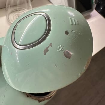 Yüksek Fiyatlı Smeg Kettle’da Boya Soyulması Ve Paslanma, Servis Yardımcı Olmadı