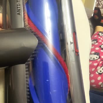 Dyson V15 Ayak Başlığındaki Çizikler İçin Hızlı Değişim Talebi