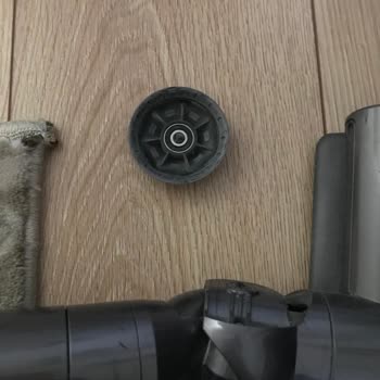 Dyson Süpürge Başlığı Gevşedi, Garanti Bitmeden Parça Düşmesi