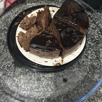 A101 Avcılar Şubesindeki Çikolatalı Pasta Buzlu Su Kıvamında