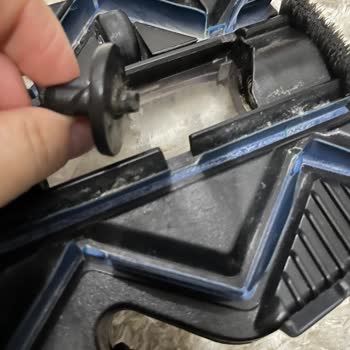 Philips SpeedPro Max Fırça Parçası Aynı Yerden Kırıldı Garanti Dışı Bırakıldı