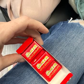 Ülker Sütlü Çikolata Üzerindeki Beyazlama: Kalite Ve Sağlık Endişesi