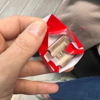 Ülker Sütlü Çikolata Üzerindeki Beyazlama: Kalite Ve Sağlık Endişesi