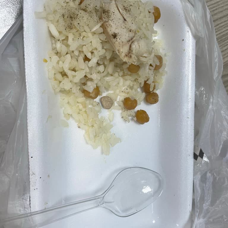 Yemekte Taş Çıktı, Sağlık Riski Ve İade Yanıtsız