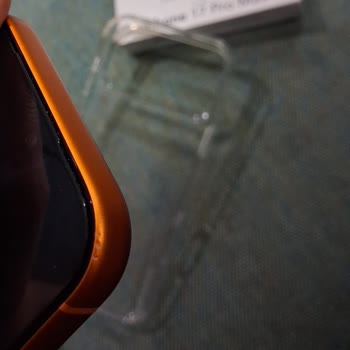 Cellularline Clear Protect Kapağı İphone 17 Pro Max'ı Çizdi Ve Soyulmaya Neden Oldu