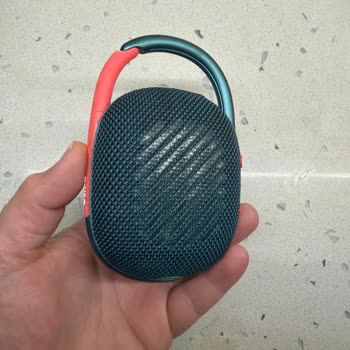 JBL Clip 4 Hoparlörün Arka Silikonu Eridi Ses Kalitesi Düşüyor