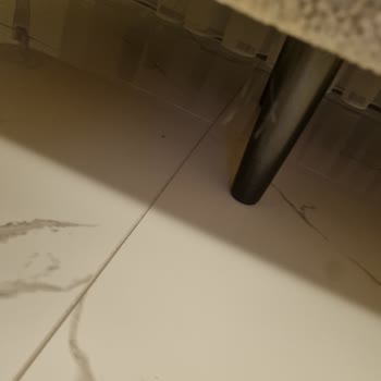 Mondi Koltuk Takımında Sürekli Çıkan İpler Ve Yırtılan Yastıklar Üzerine Şikayet