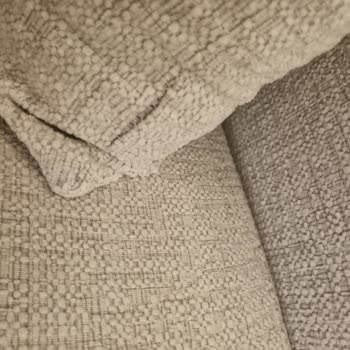 Mondi Koltuk Takımında Sürekli Çıkan İpler Ve Yırtılan Yastıklar Üzerine Şikayet