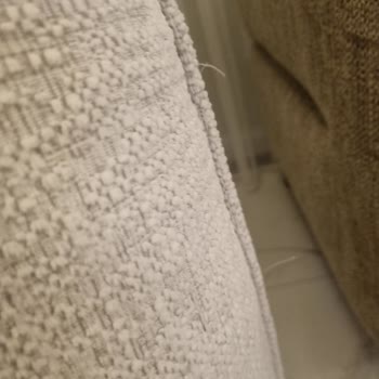 Mondi Koltuk Takımında Sürekli Çıkan İpler Ve Yırtılan Yastıklar Üzerine Şikayet