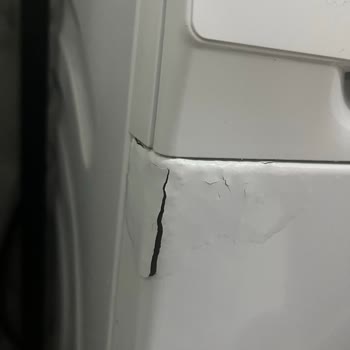 Siemens Çamaşır Makinesinde Deterjan Bölmesi Paslanması Ve Ücretsiz Değişim Talebi