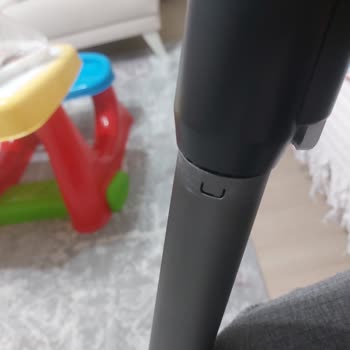 Philips 8000 Aqua Plus Dikey Süpürge Teleskopik Boru Kırıldı Ve Tutma Yeri Kayıyor