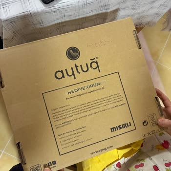 Mısırlı Çorap Kutu Üzerinde Hediye Üründür Yazısı Vardı