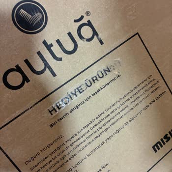 Mısırlı Çorap Kutu Üzerinde Hediye Üründür Yazısı Vardı