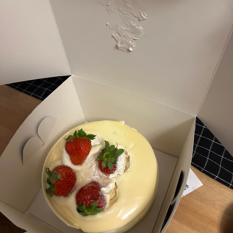 Deforme Gelen Pasta İçin 900 TL Nakit İade Talebi