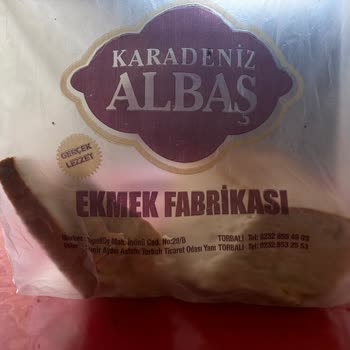 Karadeniz Albaş Fırın Ekmeğin İçinden Çuval Parçası Çıktığını Fark Ettim