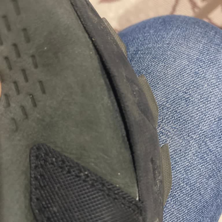 Garanti Dışı Açılan Dikişli Greyder Ayakkabı İçin Değişim Talebi