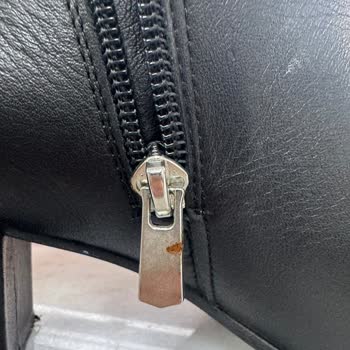 Patlayan Bilek Ve Deforme Topuklu Botta Kalitesiz Ürün Ve İade Süreci Sorunu