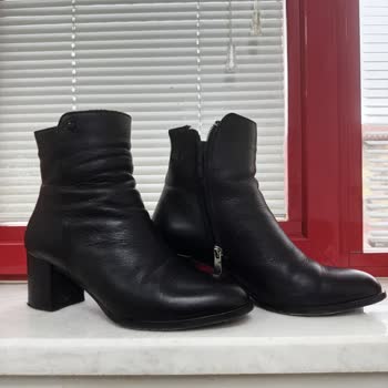 Patlayan Bilek Ve Deforme Topuklu Botta Kalitesiz Ürün Ve İade Süreci Sorunu