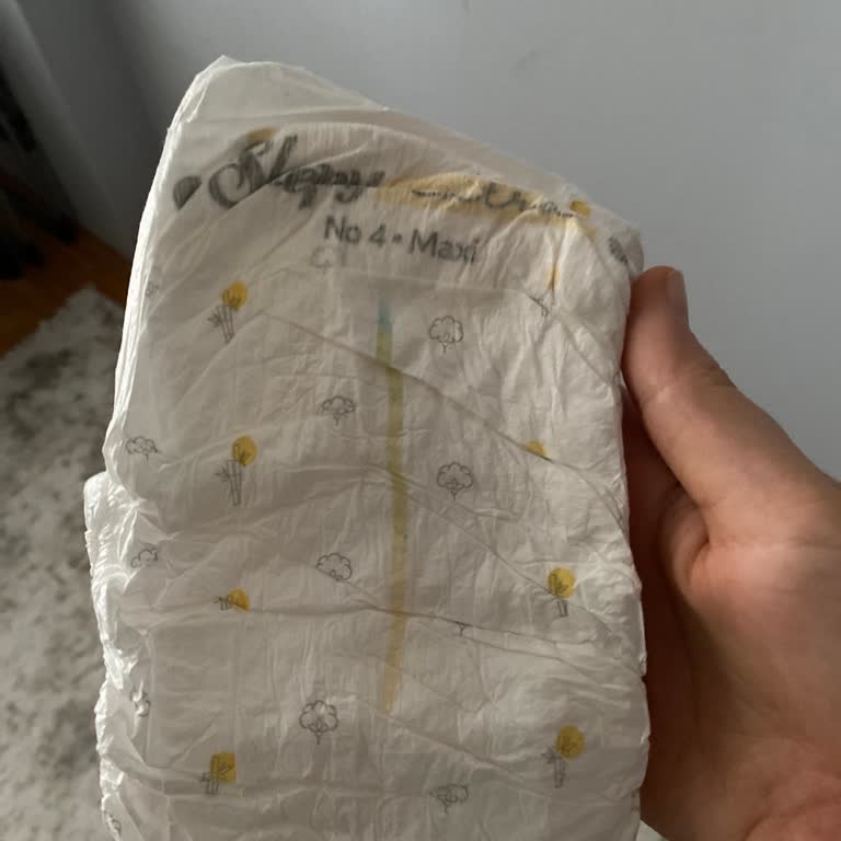 Sleepy Extra Bebek Bezi'nde Sert Taş Gibi Maddeler Ve Hatalı Islaklık Göstergesi