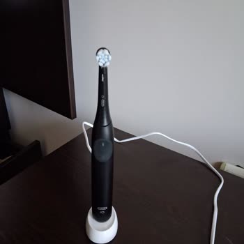 Garanti Yok Çöpe Atılan Şarj Almayan Watsons Diş Fırçası