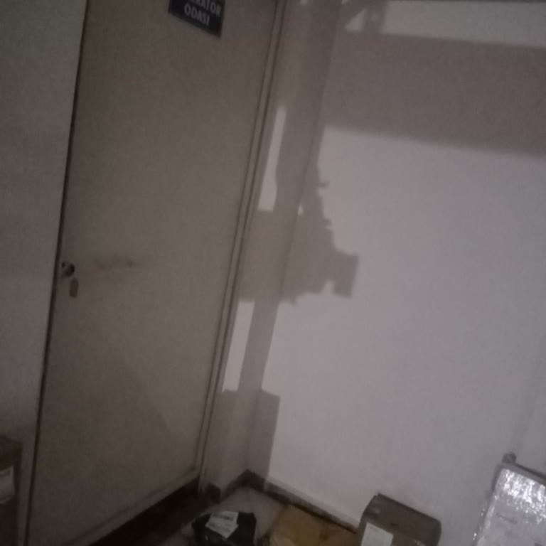 Teslim Edildi Yanlış Bildirildi, Kargo Apartmanın Köşesine Bırakıldı