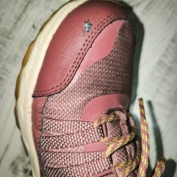 Skechers Ayakkabısında Kalite Sorunu Ön Burun Açılması Ve Deri Dökülmesi