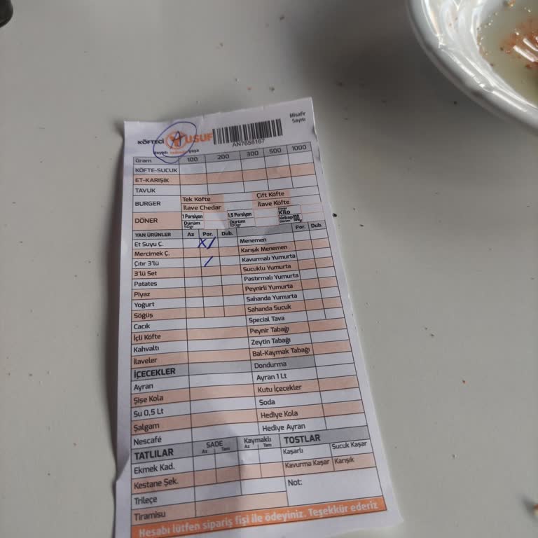 Salatasız Ve Donuk Çorba: Köfteci Yusuf Şubesinde İnisiyatif Eksikliği