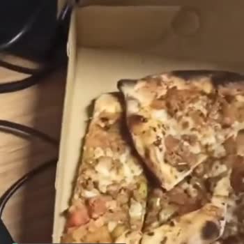 Usta Pideci Hem Fiş Göndermiyor Hem de Yemeği Az Gönderiyor