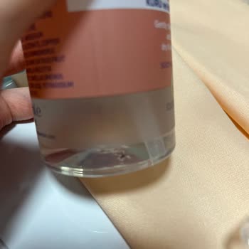 Gratis'ten Aldığım Celenes Yüz Yıkama Jelinde Görülen Siyah Parçacıklar Güvenimizi Sarsıyor