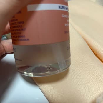 Gratis'ten Aldığım Celenes Yüz Yıkama Jelinde Görülen Siyah Parçacıklar Güvenimizi Sarsıyor