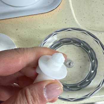 Braun&nbsp;Multiquick&nbsp;Buz Kırma Konusunda İddialı Olarak Tanıtılmasına Rağmen Ekmek İçi Çekerken Kırıldı