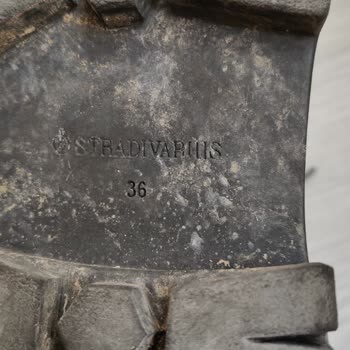 Stradivarius Botların Tabanı Kırıldı, Ücret İadesi İstiyorum