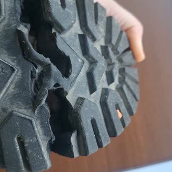 Deichmann Botunun Tabanı Kısa Sürede Yarıldı Ve Kullanıcı Hatası İddiası!