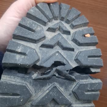 Deichmann Botunun Tabanı Kısa Sürede Yarıldı Ve Kullanıcı Hatası İddiası!