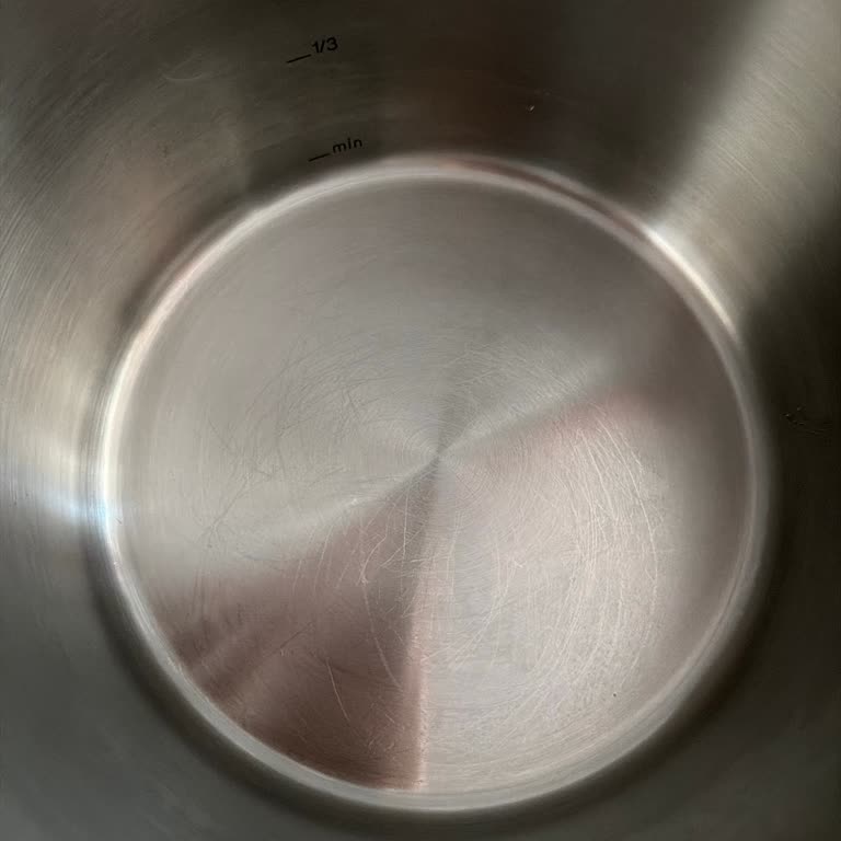 Fissler Düdüklü Tencerenin İç Yüzeyindeki Çizikler Sağlık Endişesi Yaratıyor