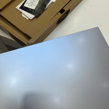 Laptopta Çizikler, Orijinal Adaptör Eksikliği Ve Yanlış Teslimat