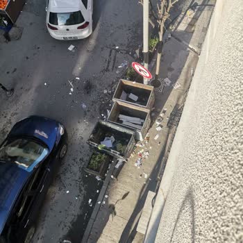 Şişli’deki Çöp Konteynerlerinin Kötü Koku Ve Görüntü Kirliliği Nedeniyle Taşınması Talebi